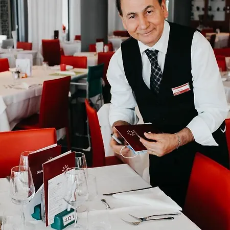 Adlon Hotel 4*