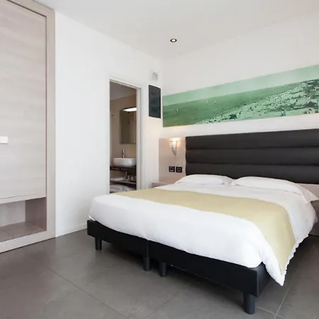 Adlon 4*