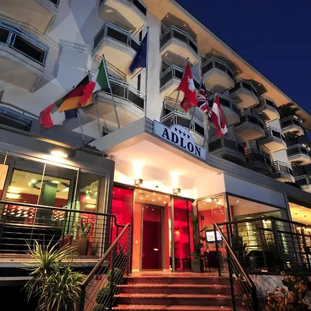 ホテル Adlon 4*