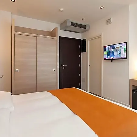Adlon Отель 4*