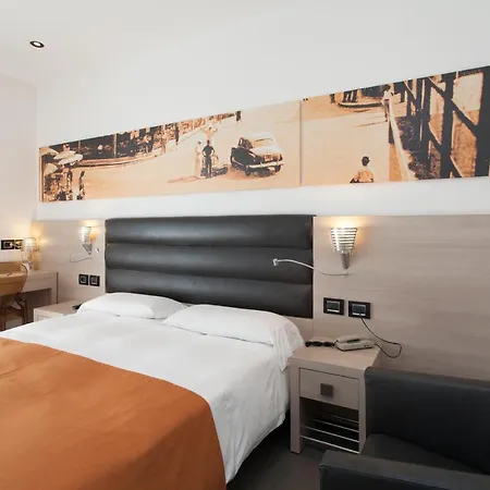 ホテル Adlon 4*