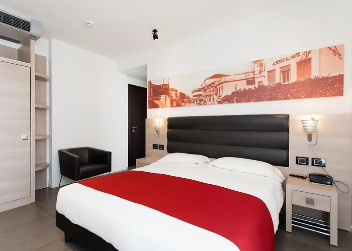 Hotel Adlon 4*