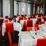 Отель Adlon