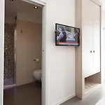 Отель Adlon 4*