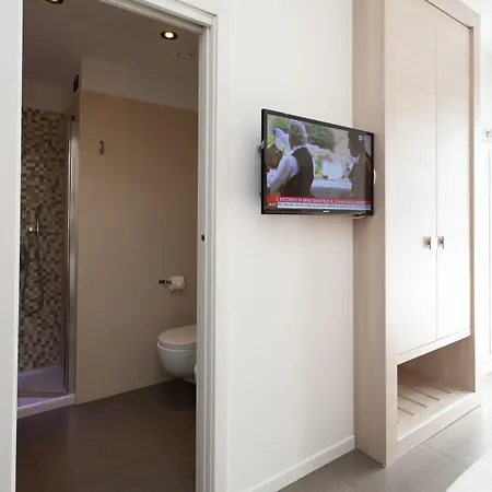 Hotel Adlon 4*