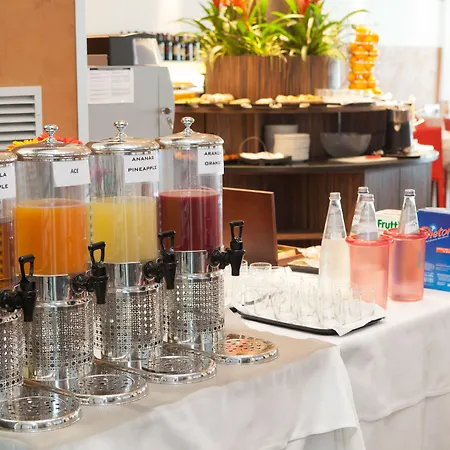 Adlon Hotel 4*